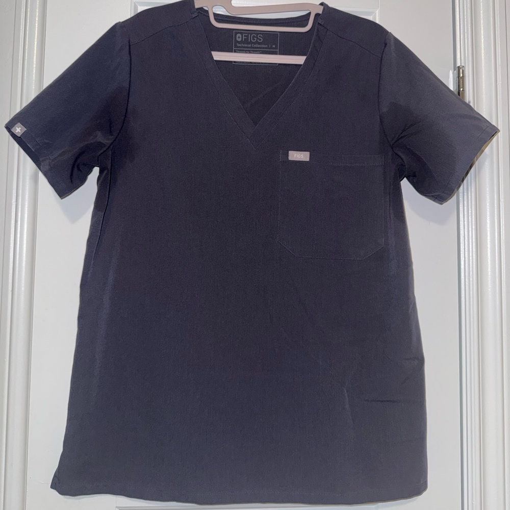 FIGS charcoal/dark grey set
